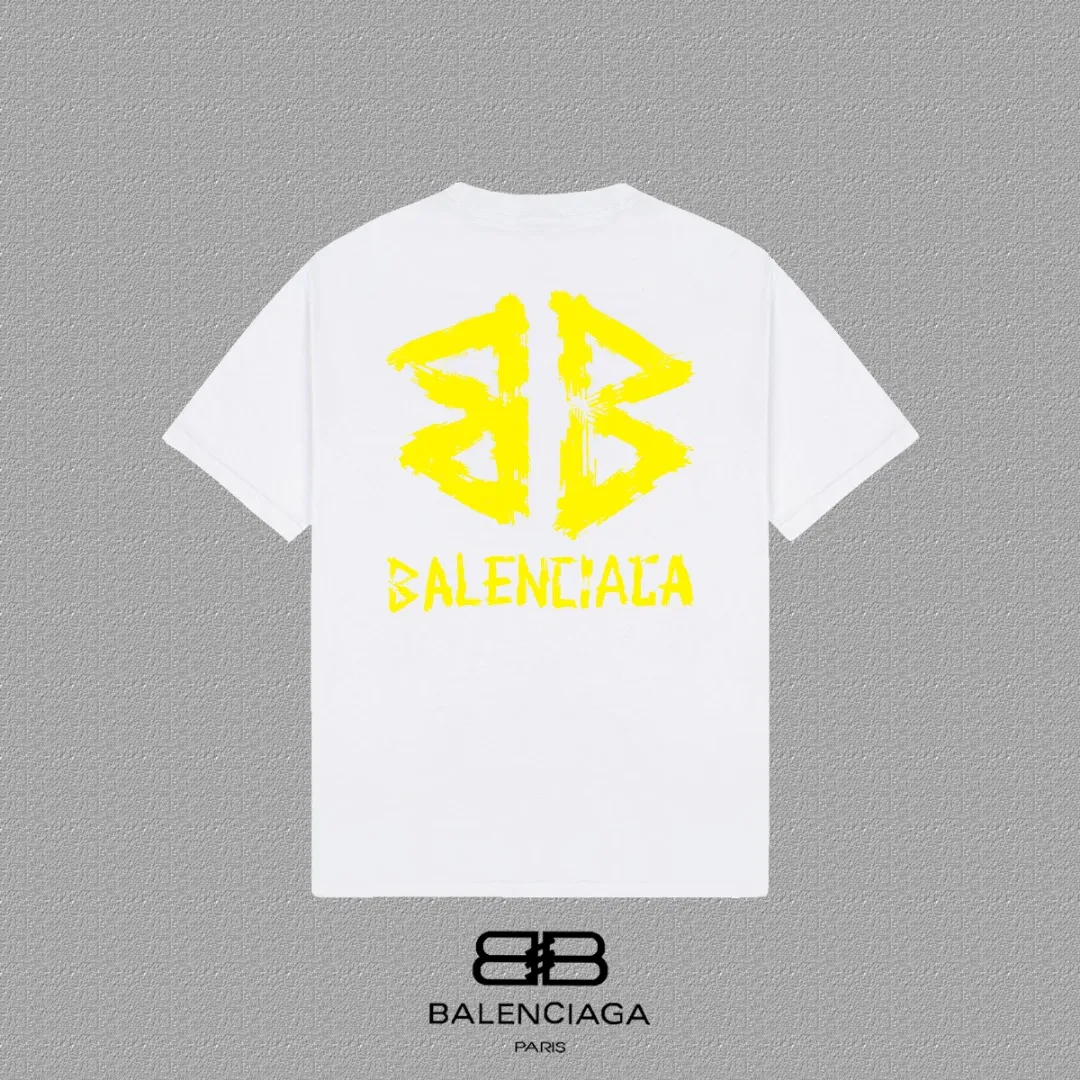 P80✨🔥 BALENCIAGA Paris lettering printed short-sleeved T-shirt. Custom-woven and dyed 300 grams of combed cotton heavyweight fabric. Zero color difference in threads. Perfect details. Different from the current currency version. Welcome to compare. Same Style for men and women. Must-sell in the picture above. Color: White Black Size: 1 2 3 4